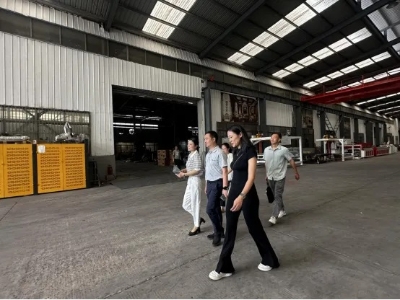 溫情連僑企 酷暑送清涼 | 惠山區僑聯走訪慰問僑資企業